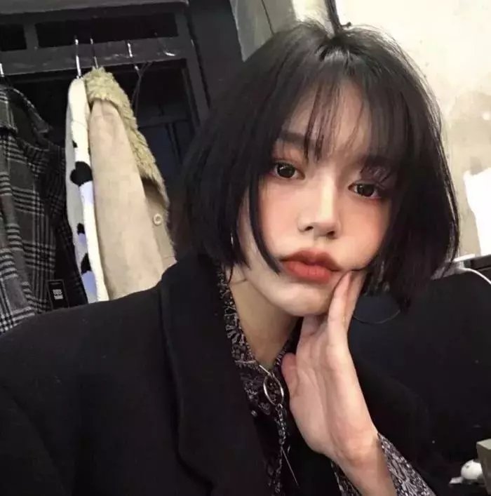 美女荒野逃亡